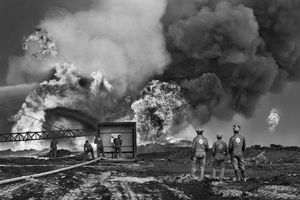 Sebastião Salgado, Kuwait - A Desert on Fire Portfolio, 1991