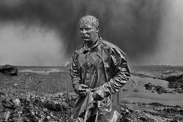 Sebastião Salgado, Kuwait - A Desert on Fire Portfolio, 1991
