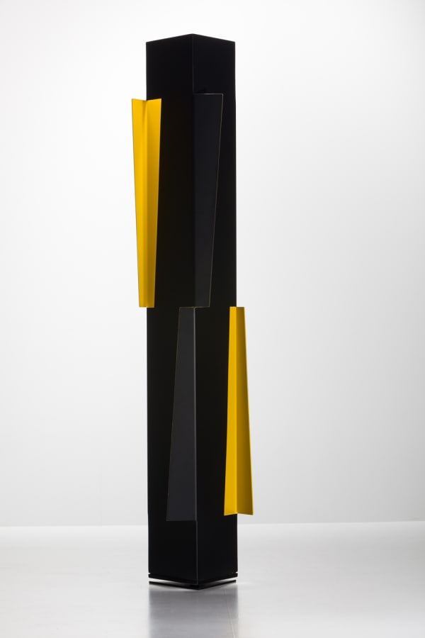 Juan Mejia, Totem No. 2 (Yellow black)