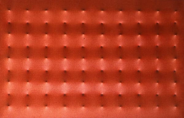 Enrico Castellani, Superficie rossa, 1961