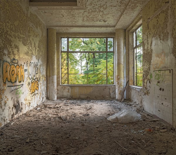 Bogdan Gîrbovan Maternitate_2, 2023 Fine Art inkjet Pigment Print on Hahnemuhle 100% cotton paper, museum glass - ed. 3/10 8 x 10 cm (11 x 13 x 2 cm framed) Courtesy of Mobius Gallery