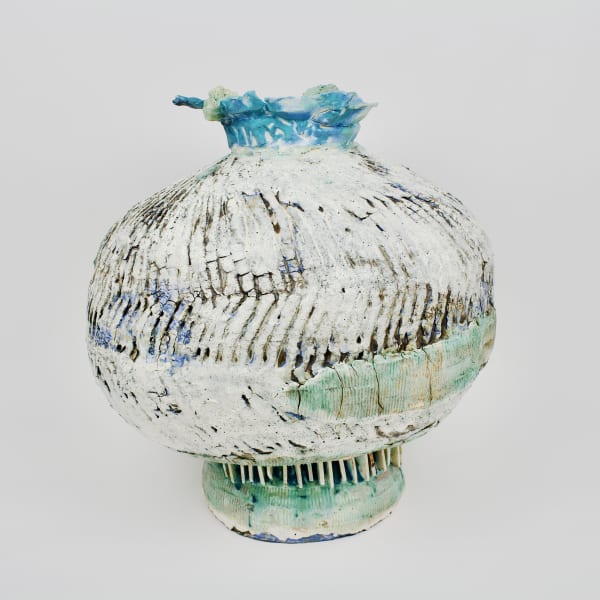 Ani Kasten, Large Orb Vessel with Blue Iris