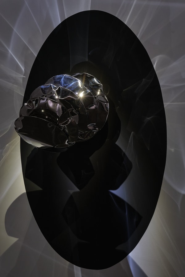 Braddon Snape Allusive Object (5 Chamber Droop), 2021 Welded, inflated, and mirror polished, 304 stainless steel 52 x 51 x 21cm