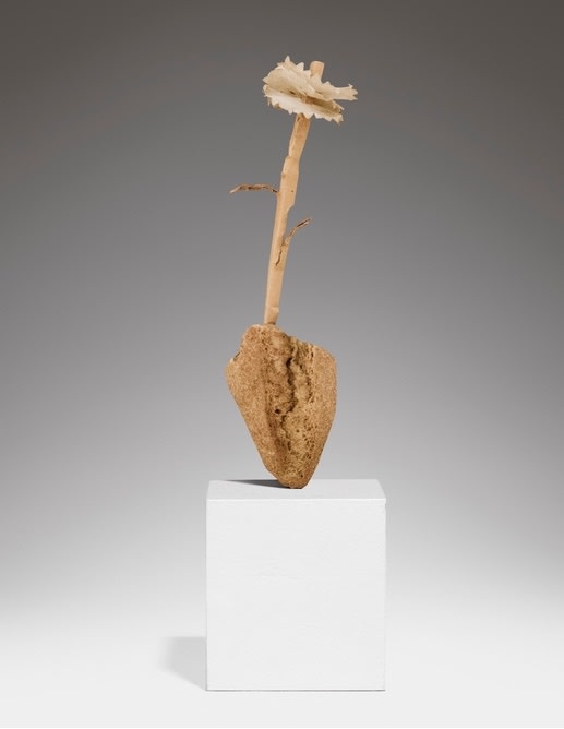 Pablo Picasso Fleur sculpture en pain et fleur en papier 24 cm (de hauteur) 9 1/2 in.