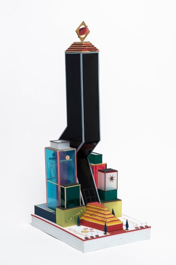Bodys Isek Kingelez Black Tower, 2000 carton-plume, plastique, feutre, crayon et épingle 72 x 27 x 36 cm