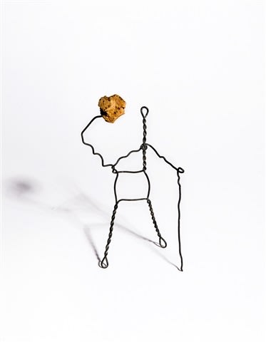 Pablo Picasso Personnage au chapeau sculpture en fil de fer torsadé et bouchon 11,2 x 4 x 9 cm 4.4 in x 1.6 x 3.5 in