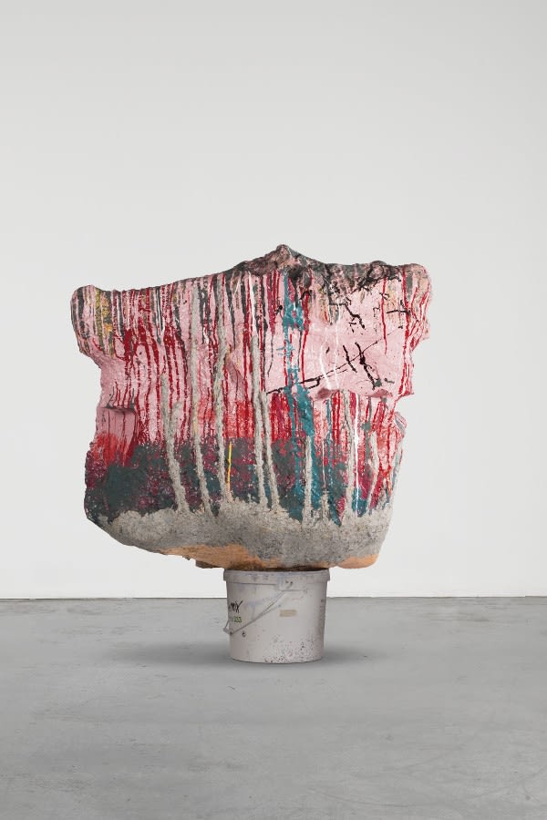 Franz West Untitled résine epoxy, papier-mâché, bois, acrylique et seau en plastique 126 x 113,5 x 74 cm 49 5/8 x 44 11/16 x 29 1/8 in.