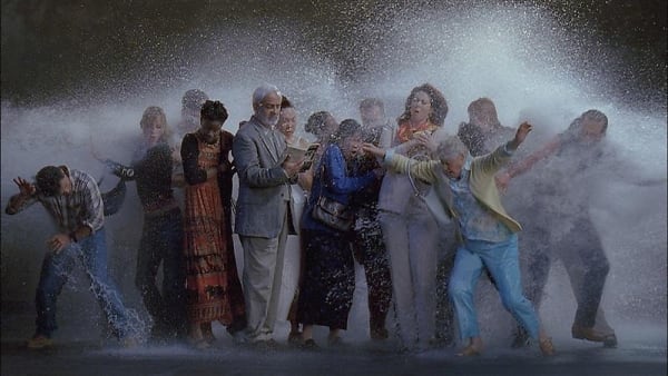 Bill Viola Tempest (Study for The Raft) Vidéo couleur haute définition sur écran plat LCD monté au mur 66 x 109 x 10,2 cm