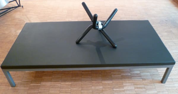 Didier Faustino Unknown Pleasures acier, contreplaqué, cuir et caoutchouc 180 x 90 x 76 cm