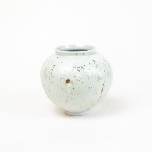 Small Jar IV Porcelain with Trevellas sand and a straw ash glaze