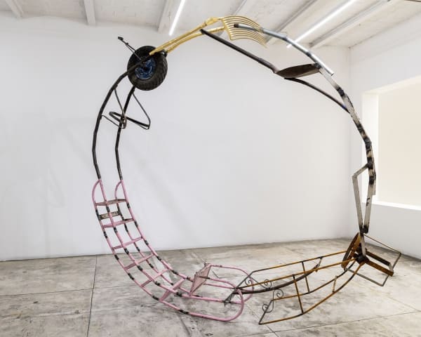 Darío Escobar Cìrculo N° 01, 2024 Metal, rubber, pigments, and gold