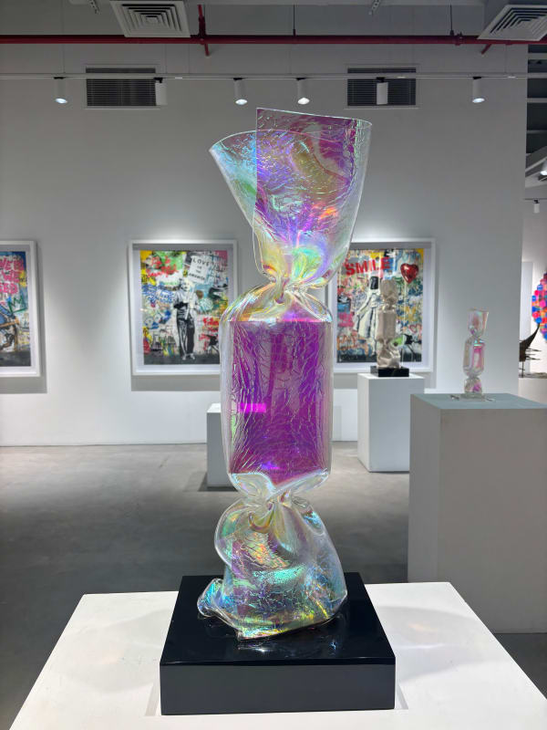 Laurence Jenkell, WRAPPING BONBON IRISÉ RADIANT, 2023