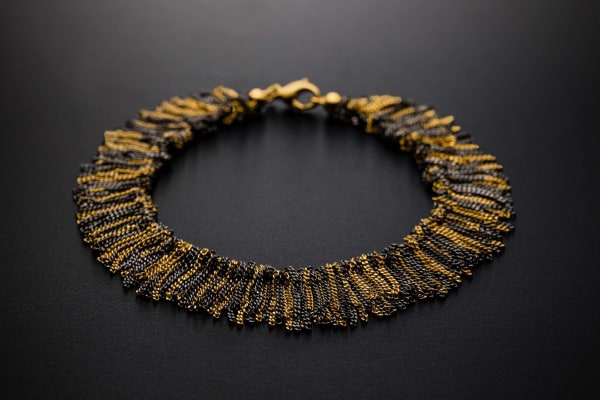 Claudia Milic, Starlight bracelet