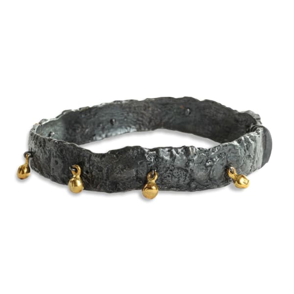 Emanuela Duca, Svelare