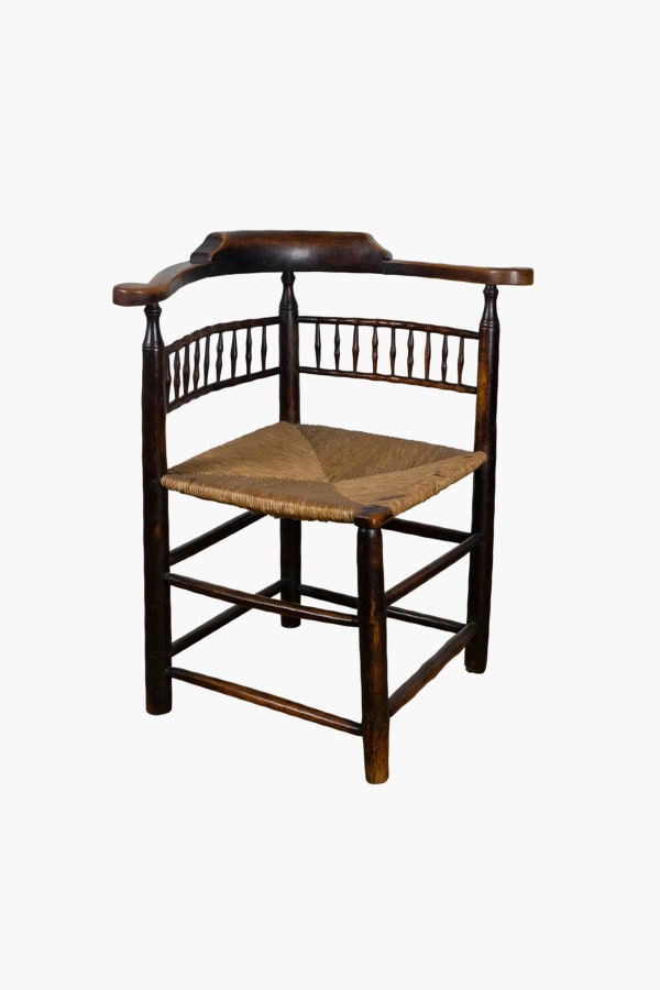 Early 19th Century English Elm Corner Chair
