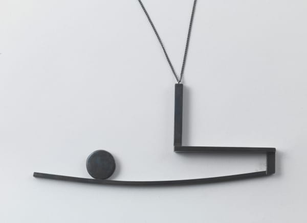 Pendant, 1977