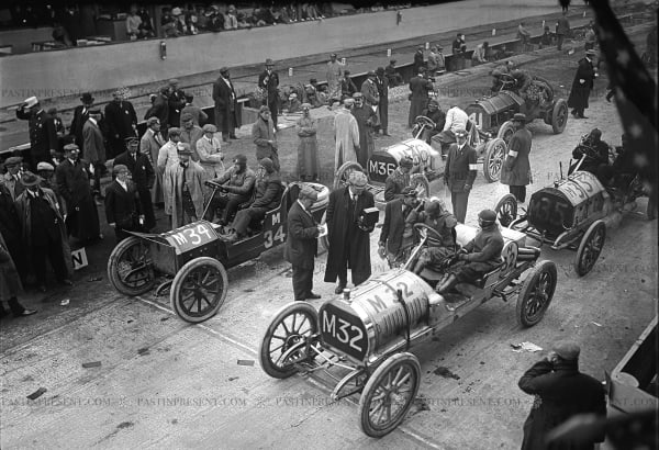 Vanderbilt Cup Meadow Brook Sweepstakes M32 Rainier driven by Louis Disbrow. Finished 2nd M34 Lancia driven by W.M. Hilliard. Finished 3rd. M35 Allen-Kingston driven by Hughie Hughes. Finished 1st, averaging 52.6 MPH. M36 Rainier driven by Axel Peterson. , 1908