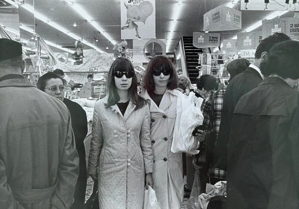Robert Doisneau, Porcile Collection. At the fabric dealer, 1970