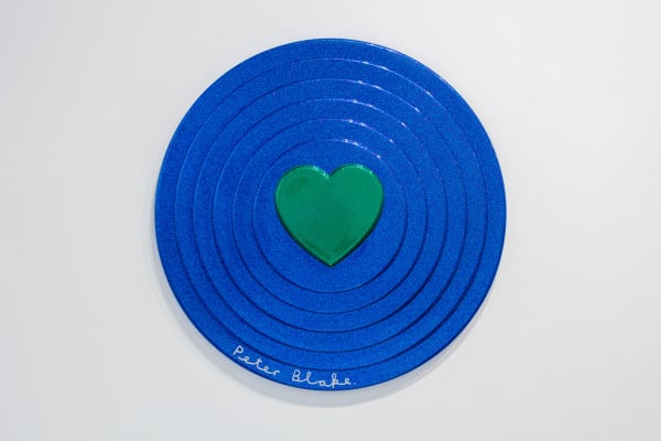 Peter Blake, Green Heart on Dark Blue Target (Metal Flake), 2017