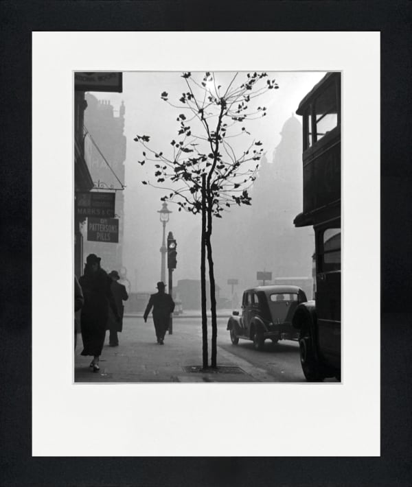 Wolfgang Suschitzky, Charing Cross Road from No. 84, (Marks & Co.), 1937