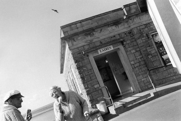 Roger A. Deakins, Couple with Ice Creams, Weston Super Mare, 2000