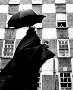 Thurston Hopkins, The Reverend Reindorp Greets a Parishioner, Pimlico, London, 1954