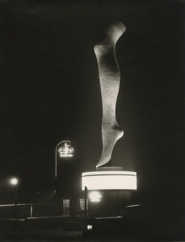 Max Yavno, The Leg, Los Angeles CA, 1949
