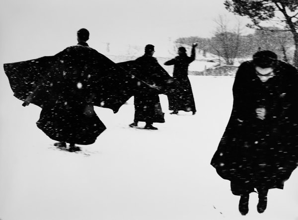Mario Giacomelli, Il non ho mani che accarezzino il volto (Pretini), 1961