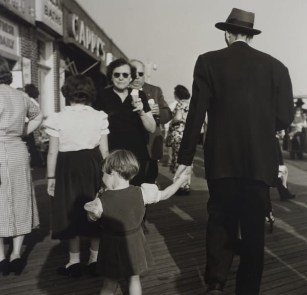 Martin Elkort, Daddy's Girl, Coney Island, 1951 (Printed Later)