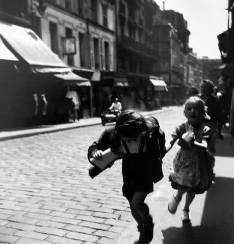 Louis Stettner, Rue des Martyrs, Paris, 1951
