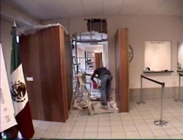 Tercerunquinto, Integración del Consulado General de México en Miami a la exposición: Mexico, Sensitive Negotiations (Integration of the Mexican General Consulate in Miami to the exhibition: Mexico, Sensitive Negotiations), 2002