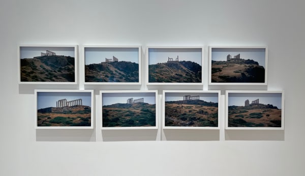 Sequence, Temple of Poseidon, Cape Sounion, Greece, 1971 (imprimée / printed 2023) Impression à jet d'encre de qualité archive / Archival pigment inkjet print Disponible en trois formats différents (petit, moyen, grande - voir dimensions approximatives ci-dessous). L'édition de chaque format est limitée à 5. Available in three different sizes (small, medium, large - see approximate dimensions below). Each size is limited to an edition of 5. 11" x 14" image - 1,500$ 16" x 24” image - 3,000$ 20" x 30" image - 3,750$ Phyllis Lambert
