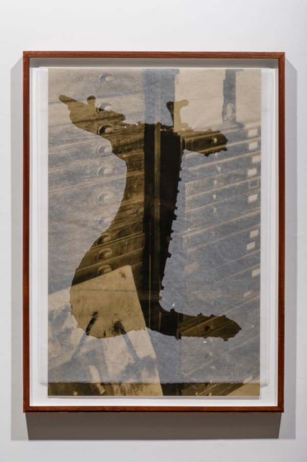 The 606 Club: Upstairs (iii), 2023 Fibre de mûrier, photographie à jet d'encre montée sur panneau, résine / Mulberry fibre, inkjet photograph mounted on board, resin Jamie Ross 24 x 36 " 61 x 91.4 cm (image) 29 x 39 1/2 " 73.7 100.3 cm (encadrée / framed)