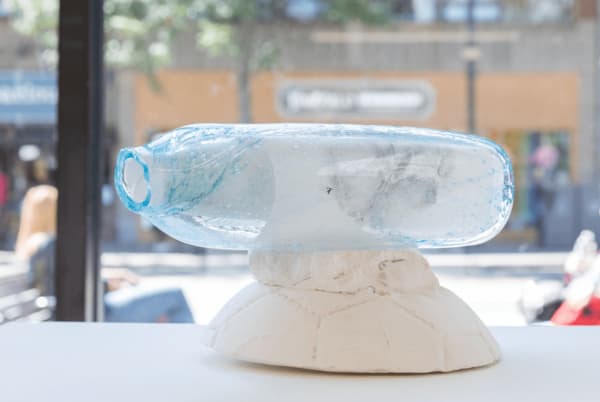 Daniela Rivera Ella Nunca Chuteo la Pelota/ She Never Kicked the Ball (Un Bote/ One Bounce), 2022