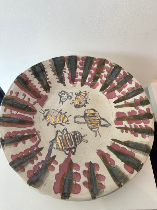 Louise Kaye, Pink bee platter