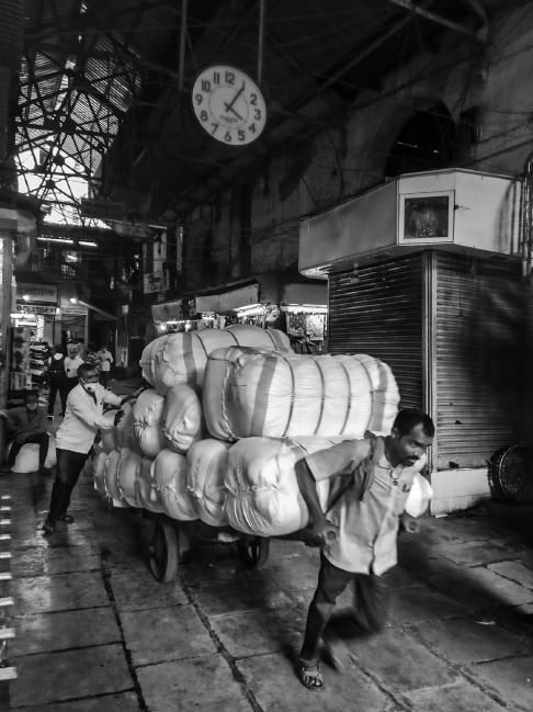 Chirodeep Chaudhuri SWADESHI MARKET (Inside,) Kalbadevi, 2020 Archival print on Hahnemuhle Photo Matt 8 x 12 inches