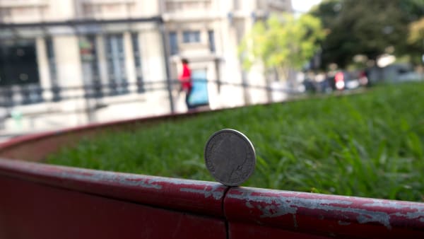 Baptist Coelho Une piece de Monnaiede Monsieur Risso, 2012-13 Audio-Video 14 minutes 38 seconds loop