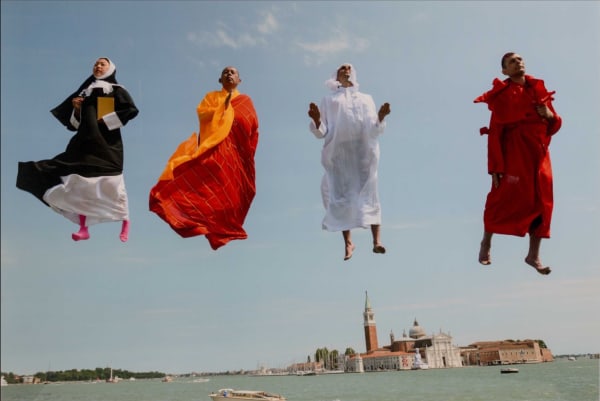 Li Wei, Flying over Venice, 2013