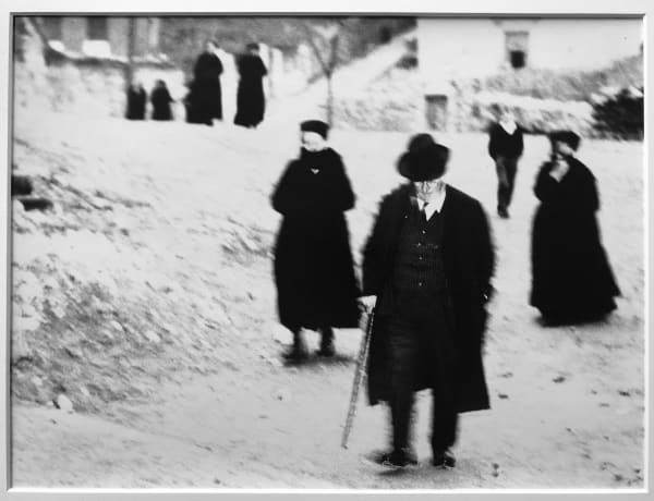 Mario Giacomelli, Scanno 122 (the frame before famous Scanno shot), 1957-59