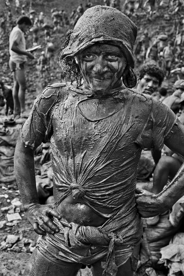 Sebastião Salgado, Serra Pelada gold mine, State of Pará, Brazil, 1986