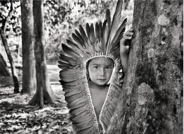 Sebastião Salgado, Manda Yawanawa, daughter of Jeré (Yawakashahu) Yawanawá, from the village of Escondido. Rio Gregório Indigenous Territory, state of Acre, 2016