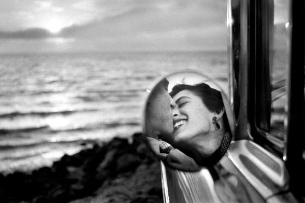 Elliott Erwitt, California Kiss, 1956/1980s