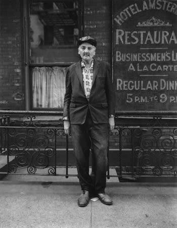 Evelyn Hofer, Lower Lexington Ave, New York, 1965