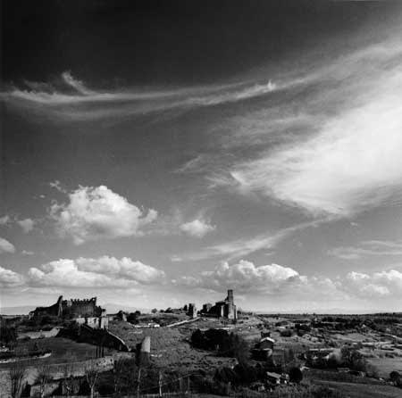 Graciela Iturbide, Toscania, Italy (from the series Asor), 2007