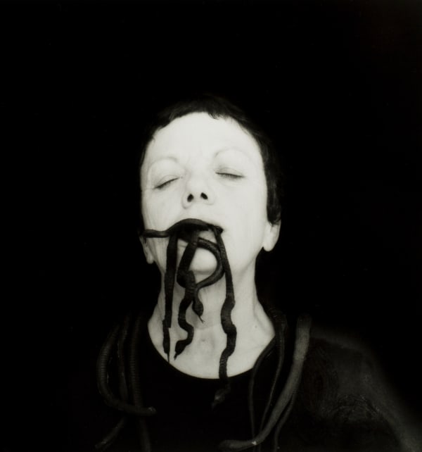 Graciela Iturbide, Autorretrato con serpientes, Etla, Oaxaca, México, 2006