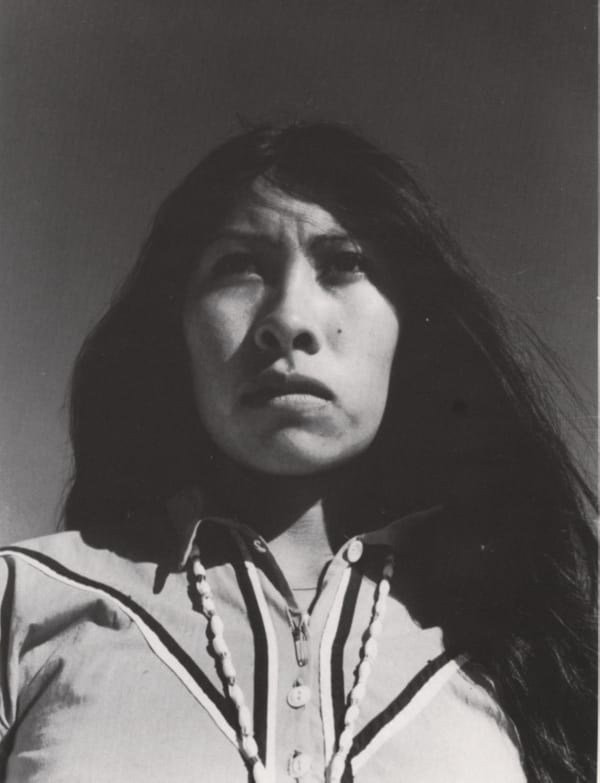 Graciela Iturbide, Seri Woman, Sonora Desert, 1979