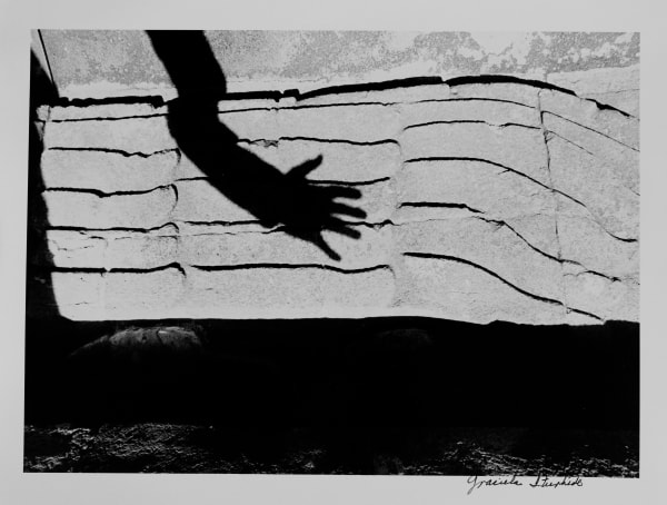 Graciela Iturbide, Mano de Gerzso en las pirámides de Teotihuacán, Pirámides de Teotihuacán, México