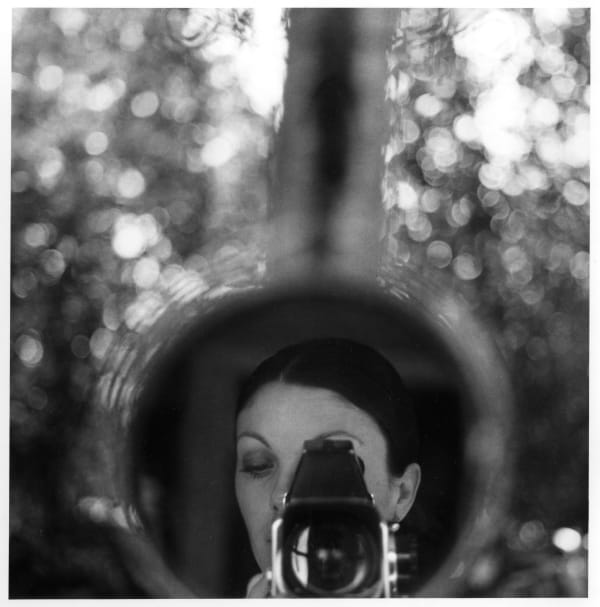 Graciela Iturbide, Autorretrato en mi casa, México, 1974