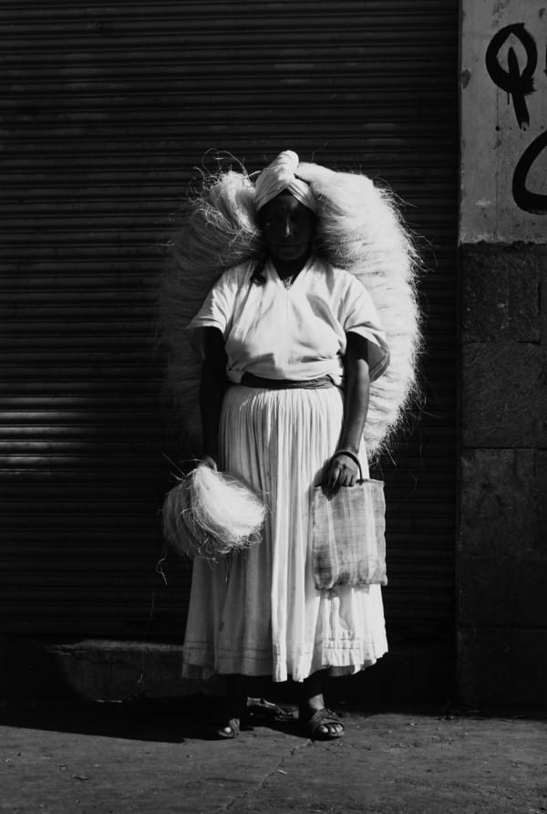 Graciela Iturbide, Vendedora de zacates, Oaxaca, 1974