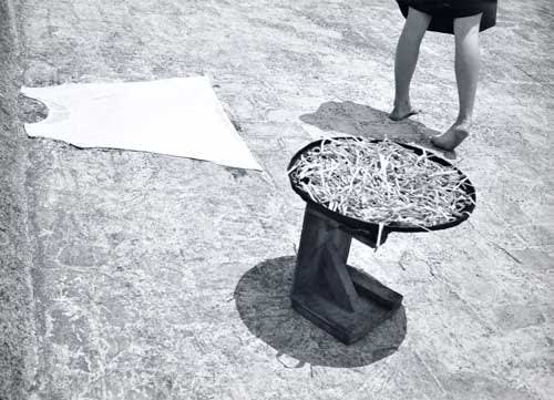 Manuel Alvarez Bravo, Un Poco Alegre y Graciosa (Somewhat Gay and Graceful), 1942